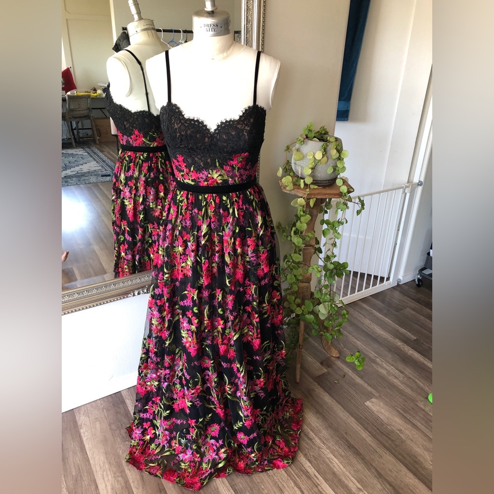 Marchesa Notte Embroidered Lace Gown Size 10